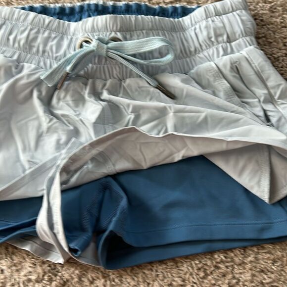 FP Movement athletic shorts. Size XS - Picture 3 of 4